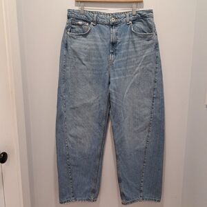 Zara TRF Mid-Rise Baggy Barrel Leg Scandi Minimalist Balloon Jeans Womens 10